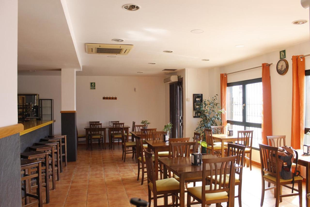Hostal Restaurante Bustos Villarrubio Екстер'єр фото