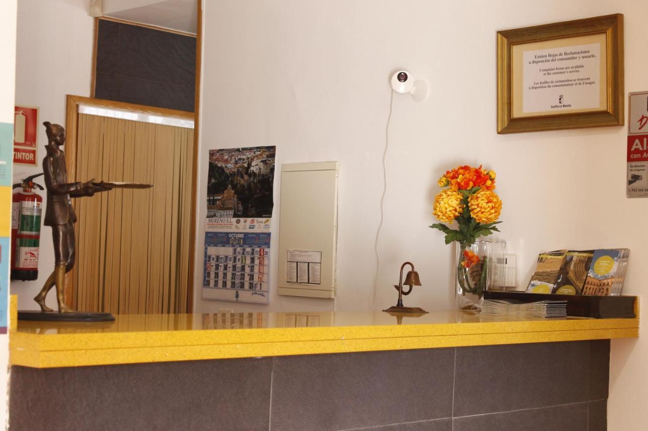 Hostal Restaurante Bustos Villarrubio Екстер'єр фото
