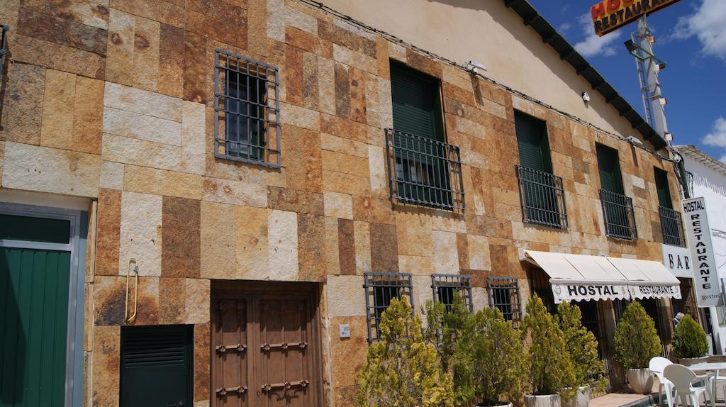 Hostal Restaurante Bustos Villarrubio Екстер'єр фото