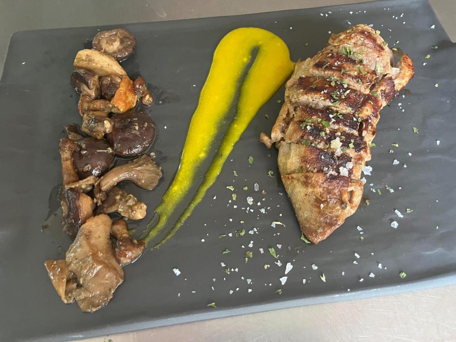 Hostal Restaurante Bustos Villarrubio Екстер'єр фото