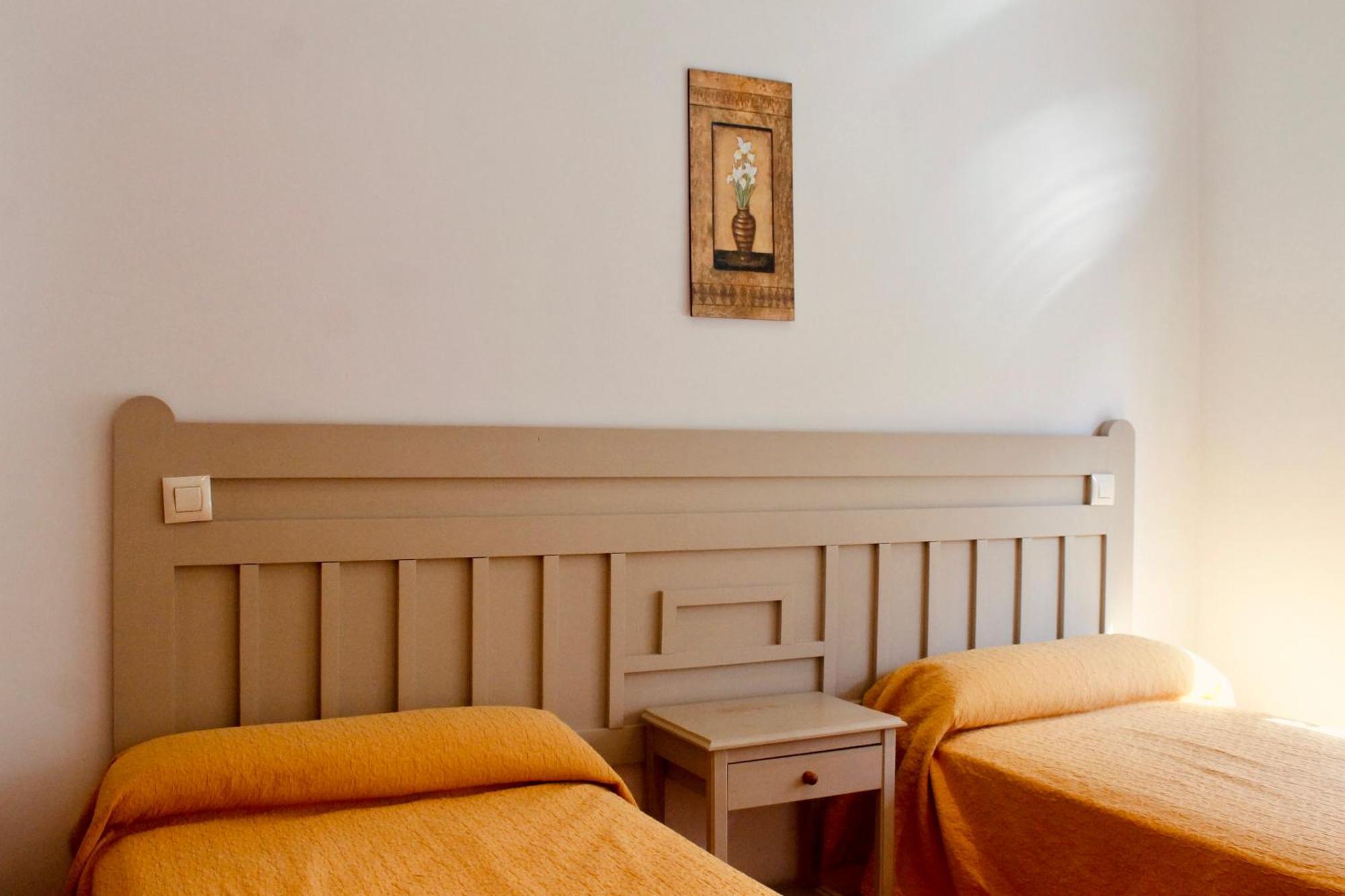 Hostal Restaurante Bustos Villarrubio Екстер'єр фото