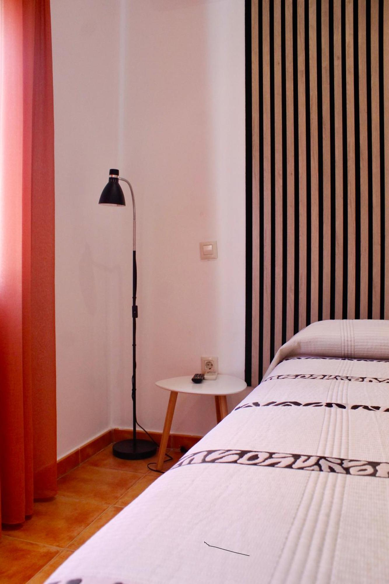 Hostal Restaurante Bustos Villarrubio Екстер'єр фото