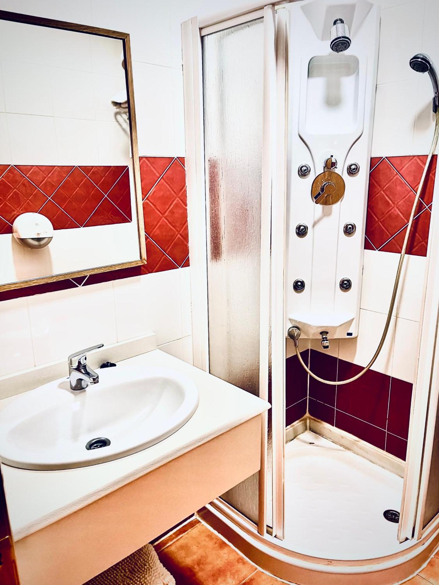 Hostal Restaurante Bustos Villarrubio Екстер'єр фото