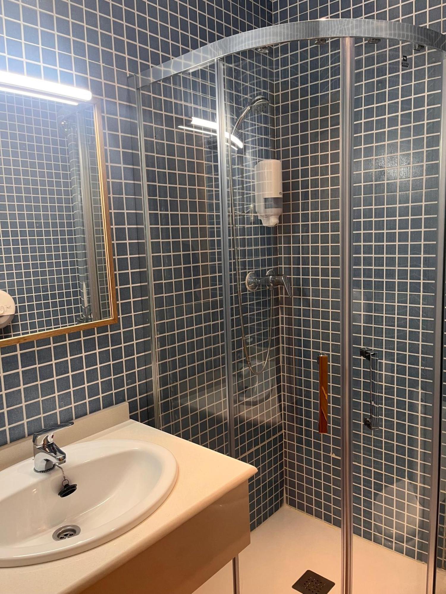 Hostal Restaurante Bustos Villarrubio Екстер'єр фото