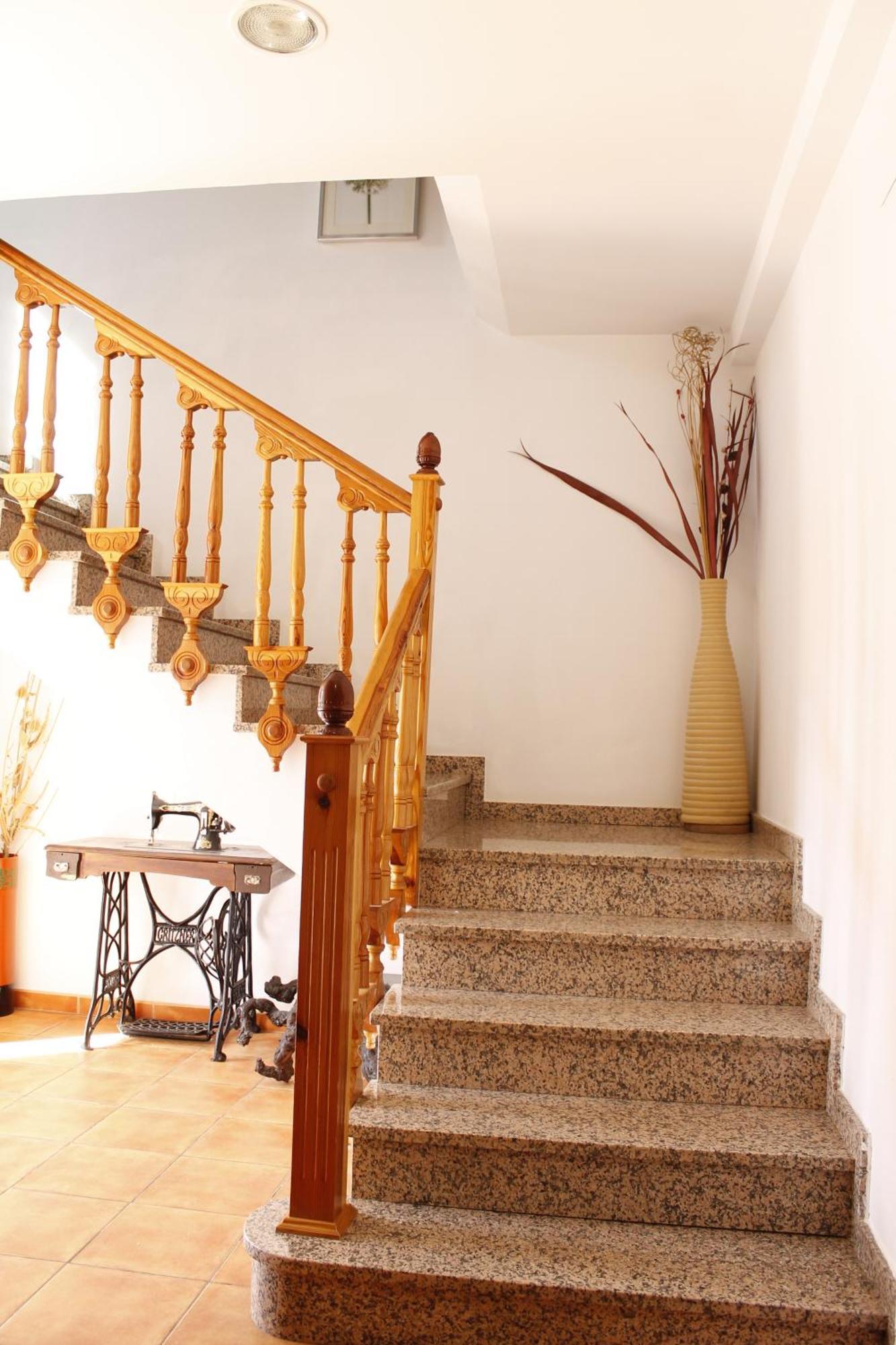 Hostal Restaurante Bustos Villarrubio Екстер'єр фото