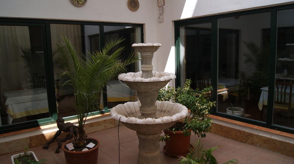 Hostal Restaurante Bustos Villarrubio Екстер'єр фото