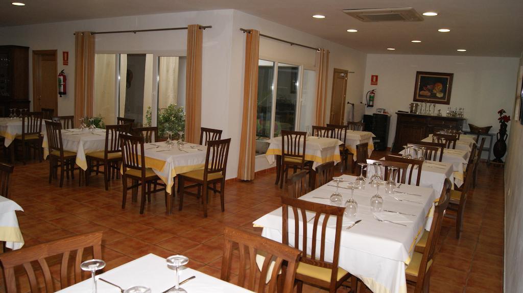 Hostal Restaurante Bustos Villarrubio Екстер'єр фото