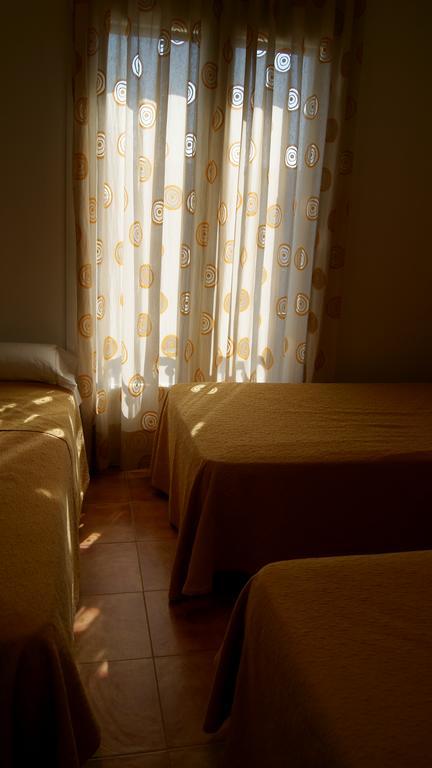 Hostal Restaurante Bustos Villarrubio Екстер'єр фото